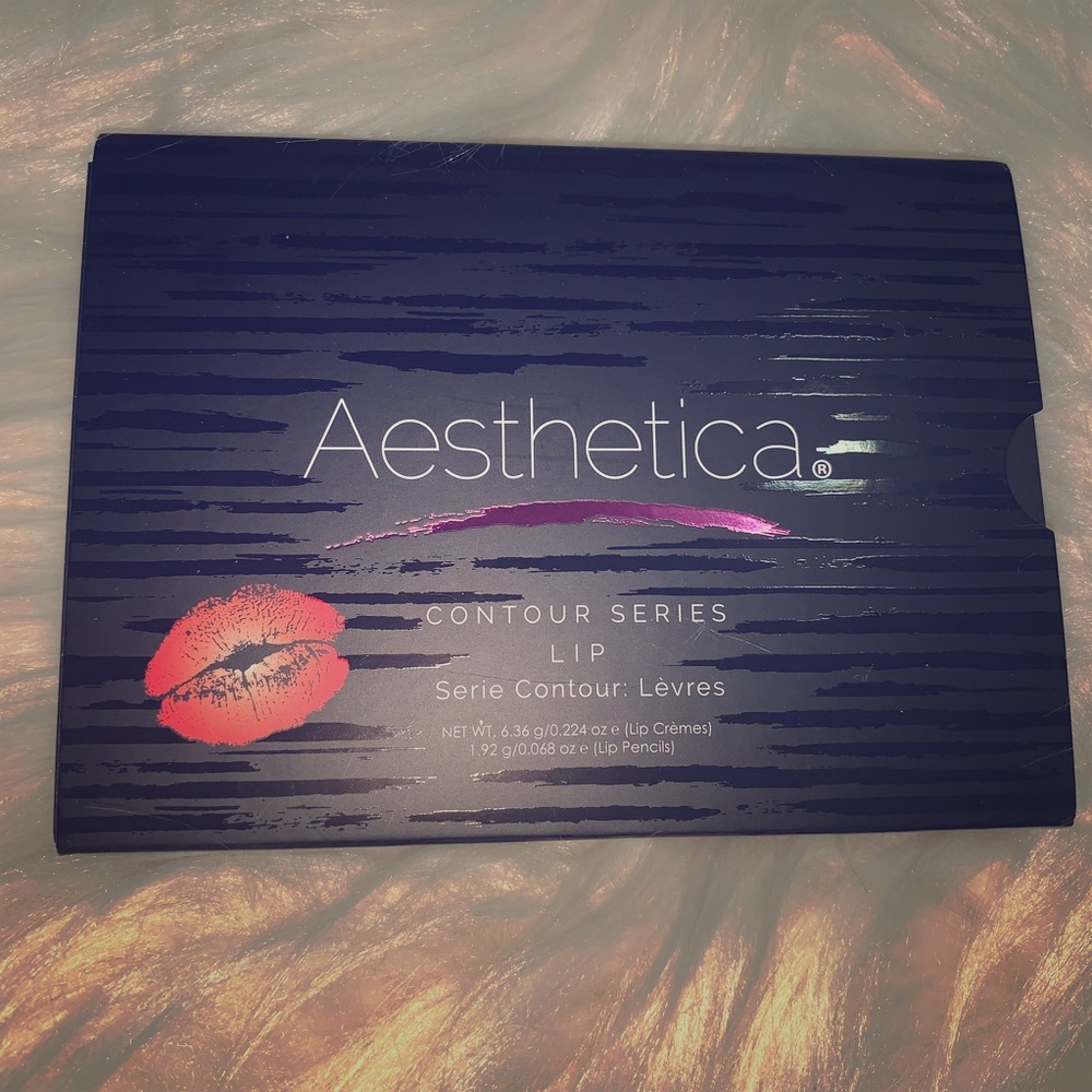 Lip kit